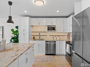 4 Lake Bellevue Dr 206, Bellevue WA 98005