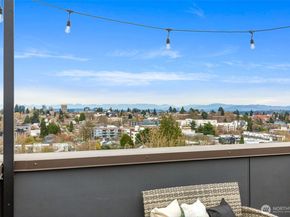 908 N 46th Street F, Seattle WA 98103