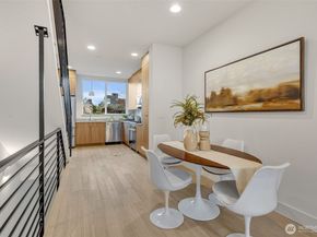 908 N 46th Street F, Seattle WA 98103