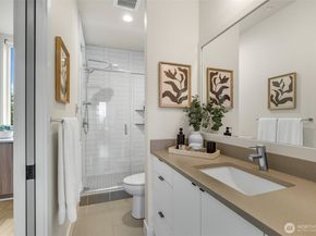 908 N 46th Street F, Seattle WA 98103