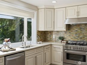15461 SE 67th St, Bellevue WA 98006