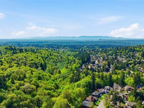 15461 SE 67th St, Bellevue WA 98006