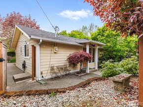 1811 29th Avenue, Seattle WA 98122