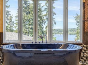 16066 Inglewood Road NE, Kenmore WA 98028