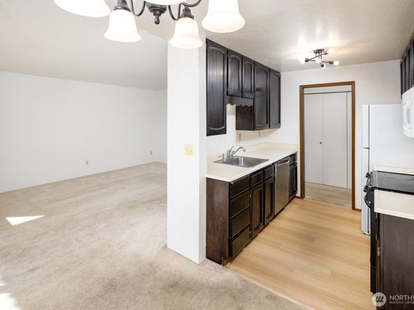 12035 32nd Avenue NE 304, Seattle WA 98125