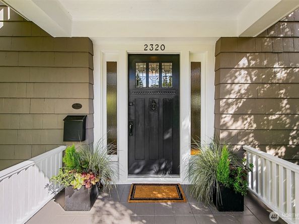 2320 Nob Hill Avenue N, Seattle WA 98109