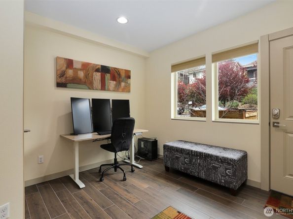 709 15th Avenue B, Seattle WA 98122