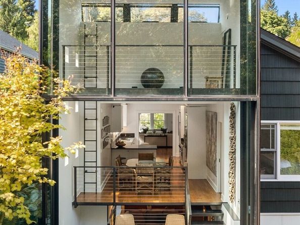 1760 26th Avenue E, Seattle WA 98112