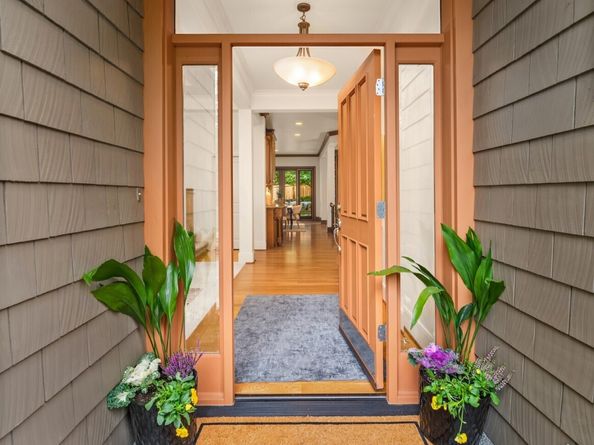 525 Timber Creek Drive NW, Issaquah WA 98027