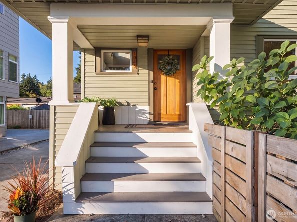 1043 S Cloverdale Street, Seattle WA 98108