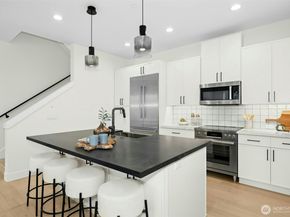 636 11th Avenue, Kirkland WA 98033