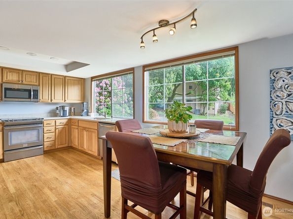 1404 S 290th Place, Federal Way WA 98003