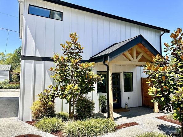 8449 18th Avenue SW, Seattle WA 98106