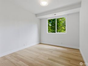 814 NE 185th Street, Shoreline WA 98155