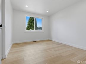814 NE 185th Street, Shoreline WA 98155