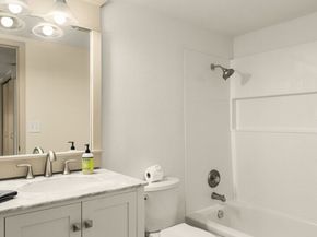 11626 100th Avenue NE C116, Kirkland WA 98034
