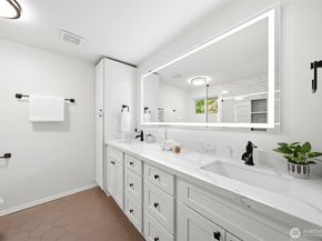 20037 102nd Court NE, Bothell WA 98011