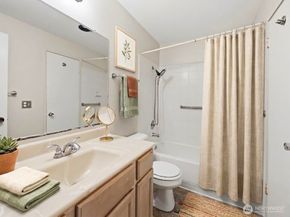 6236 137th Place NE 232, Redmond WA 98052