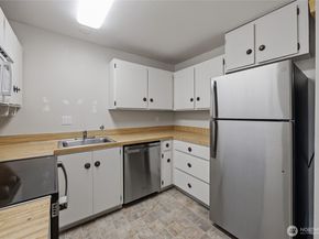 6236 137th Place NE 232, Redmond WA 98052