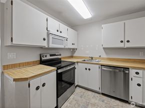 6236 137th Place NE 232, Redmond WA 98052