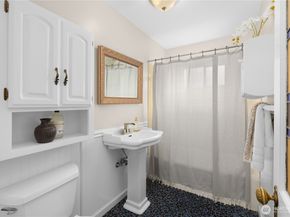 7539 33rd Avenue NE, Seattle WA 98115