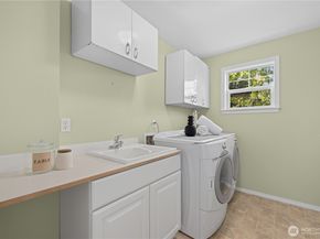 7539 33rd Avenue NE, Seattle WA 98115