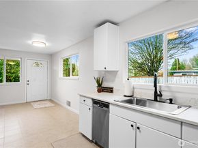 7552 21st Avenue SW, Seattle WA 98106