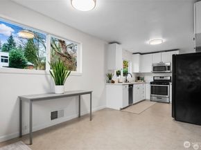 7552 21st Avenue SW, Seattle WA 98106