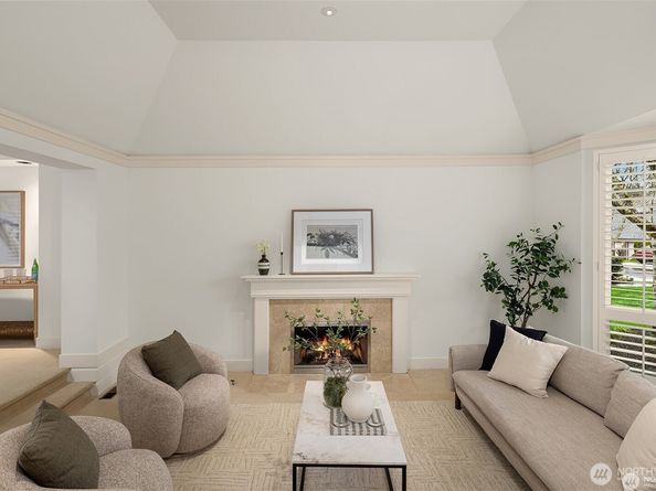 1716 Bellevue Way NE, Bellevue WA 98004