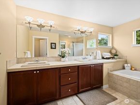 220 246th Court NE, Sammamish WA 98074
