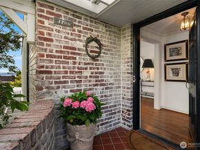 4206 W Glenmont Lane, Seattle WA 98199