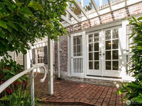 4206 W Glenmont Lane, Seattle WA 98199