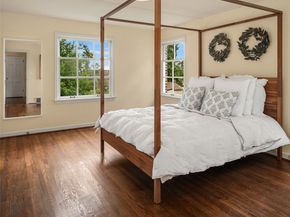 4206 W Glenmont Lane, Seattle WA 98199