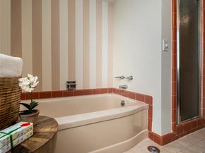 4206 W Glenmont Lane, Seattle WA 98199