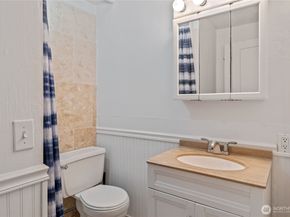 1906 N Wycoff Avenue, Bremerton WA 98312