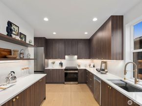 5921 32nd Avenue SW, Seattle WA 98126