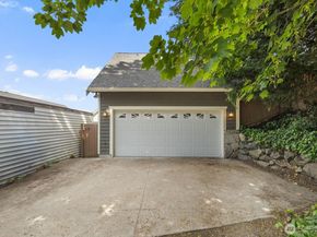 2711 4th Avenue W, Seattle WA 98119