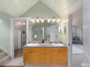 2711 4th Avenue W, Seattle WA 98119