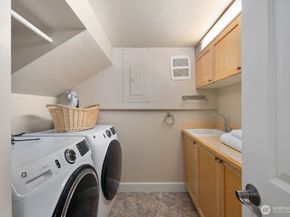 2711 4th Avenue W, Seattle WA 98119