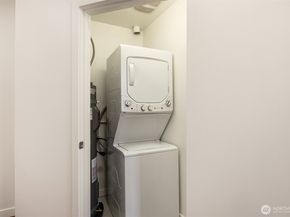 2960 Eastlake Avenue E 213, Seattle WA 98102