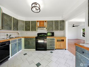 10330 Stone Avenue N, Seattle WA 98133
