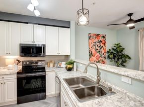 10825 SE 200th Street E202, Kent WA 98031