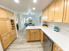 9302 Redmond Woodinville Rd NE 206, Redmond WA 98052
