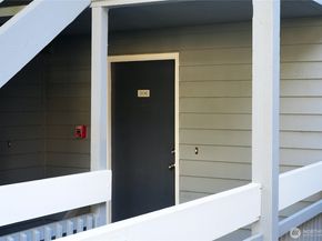 9302 Redmond Woodinville Rd NE 206, Redmond WA 98052