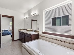 303 202nd Place SE, Bothell WA 98012