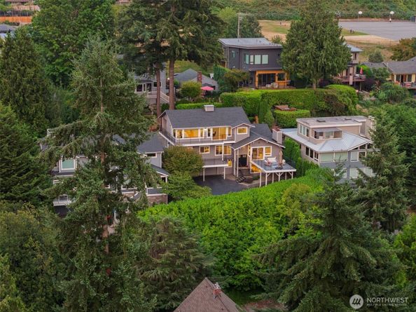 9226 25th Avenue NW, Seattle WA 98117