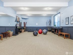 300 N 130th Street W 2205, Seattle WA 98133