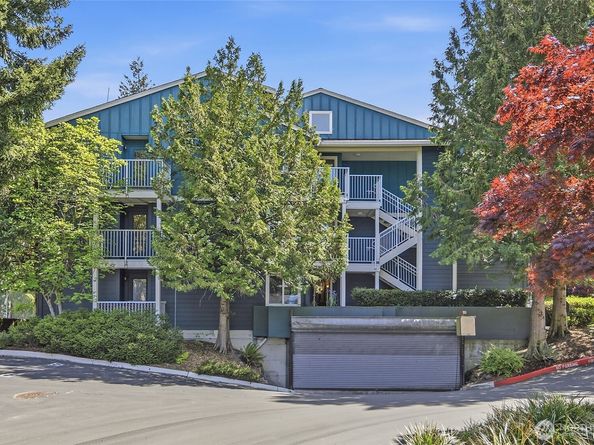 300 N 130th Street W 2205, Seattle WA 98133