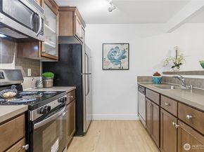 300 N 130th Street W 2205, Seattle WA 98133