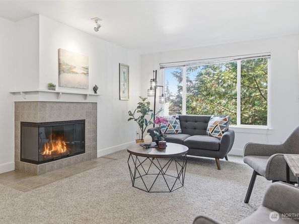 300 N 130th Street W 2205, Seattle WA 98133